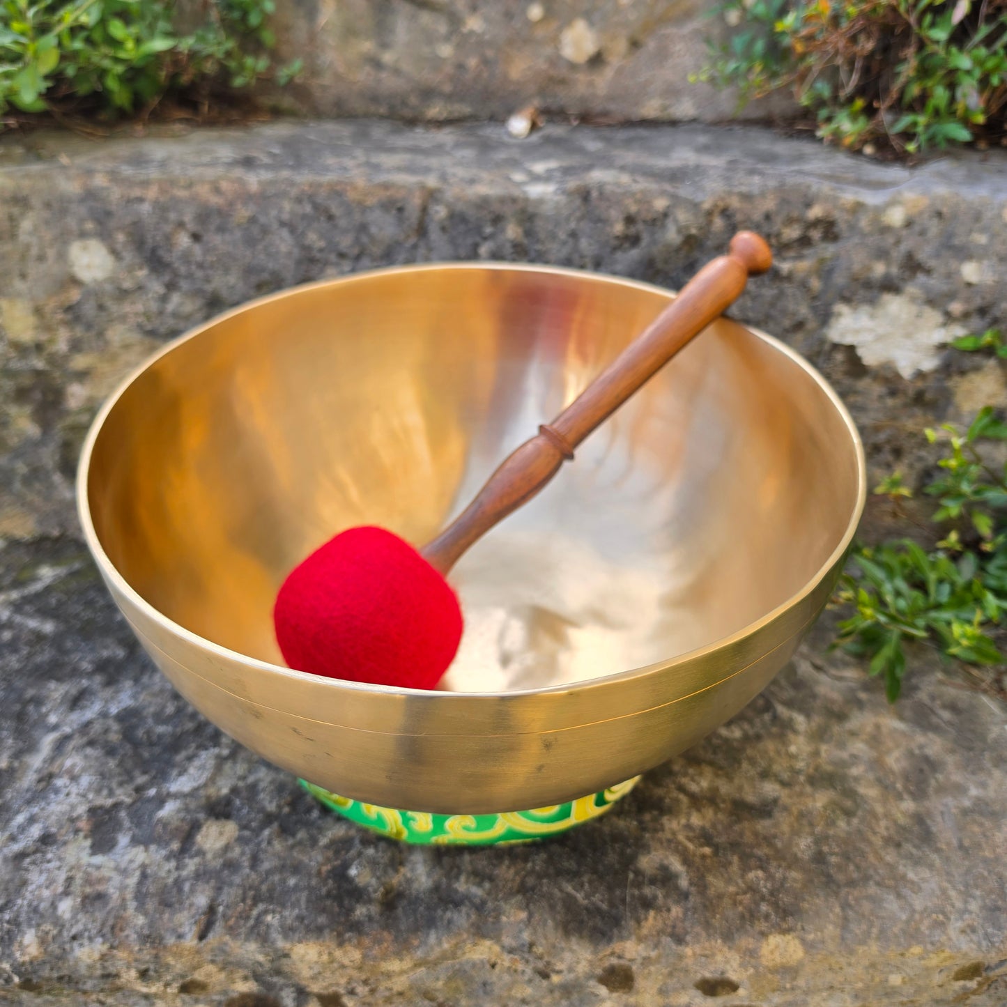 10" Handcrafted Tibetan Singing Bowl – Clear Resonant Strike Tone | Meditation & Sound Healing