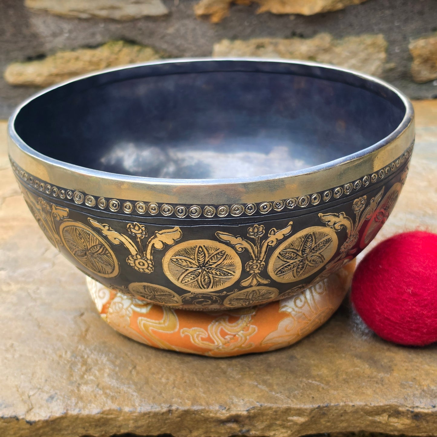 9" Hand-Carved Tibetan Singing Bowl – 1.62kg