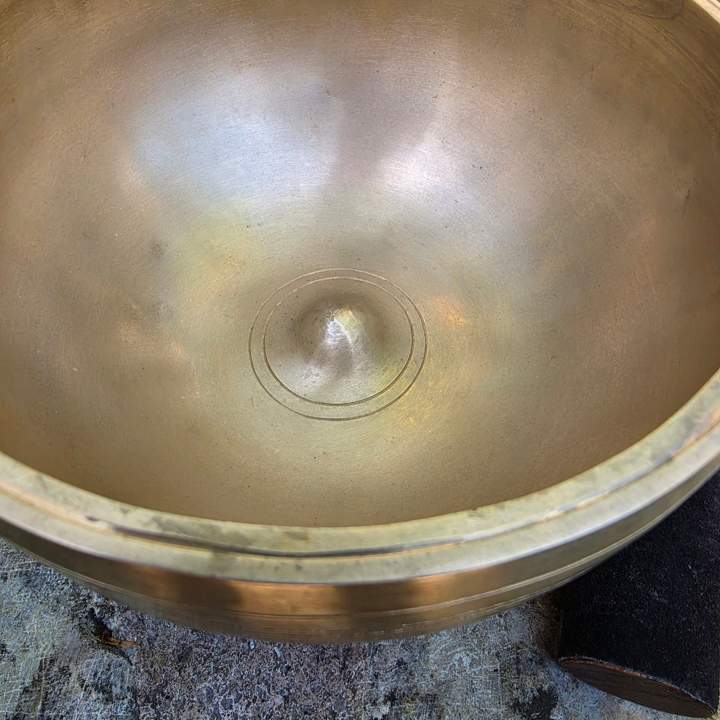 7.5" Lingham Tibetan Singing Bowl – Antique Style | D#4 Note