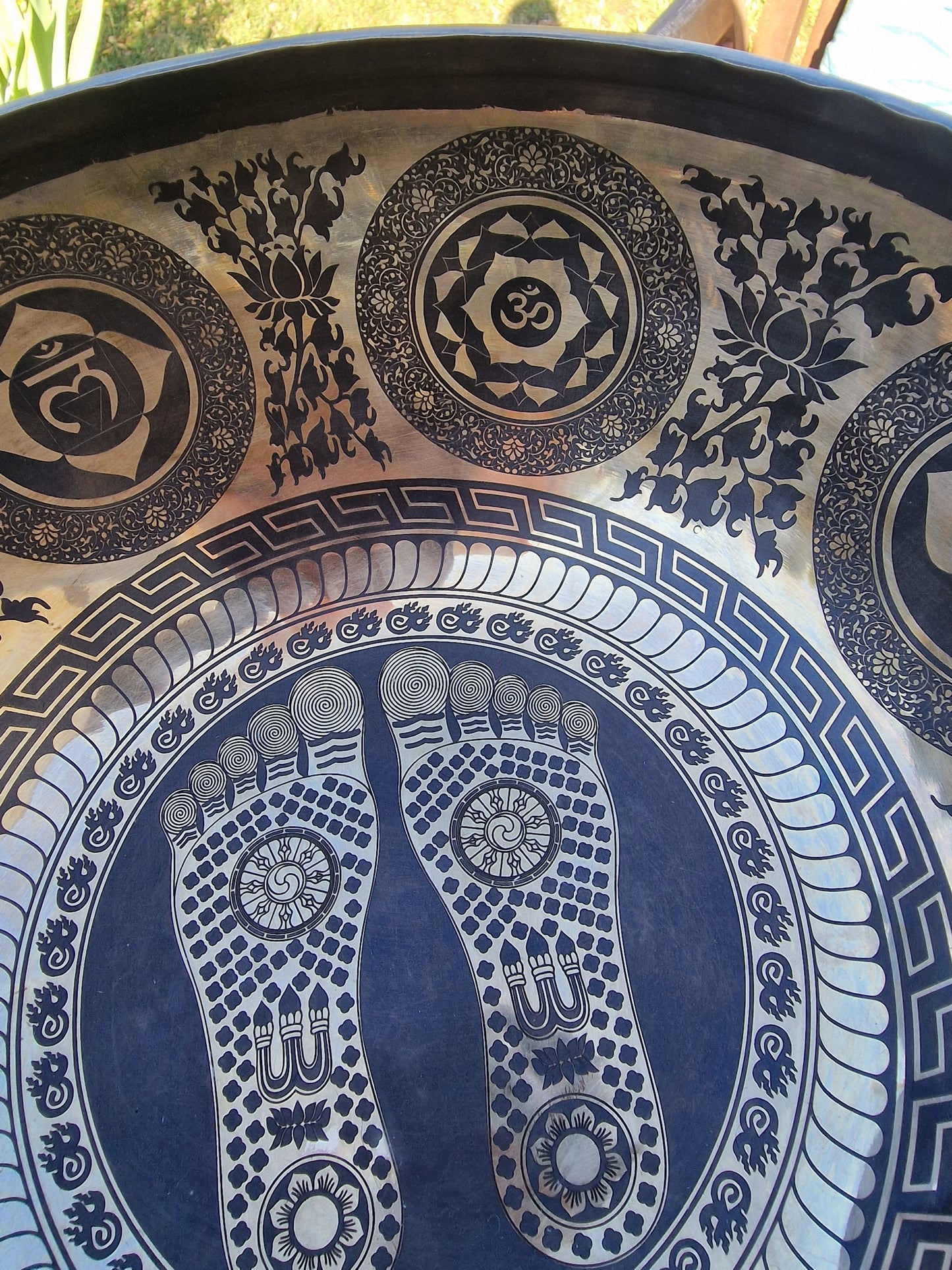 Footprints of Buddha Chakra Tibetan Singing Bowl (12″)