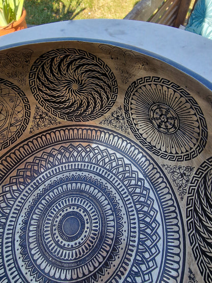 Sacred Geometry Tibetan Singing Bowl – 8″ Hand-Hammered (7 Metals) – Nepal
