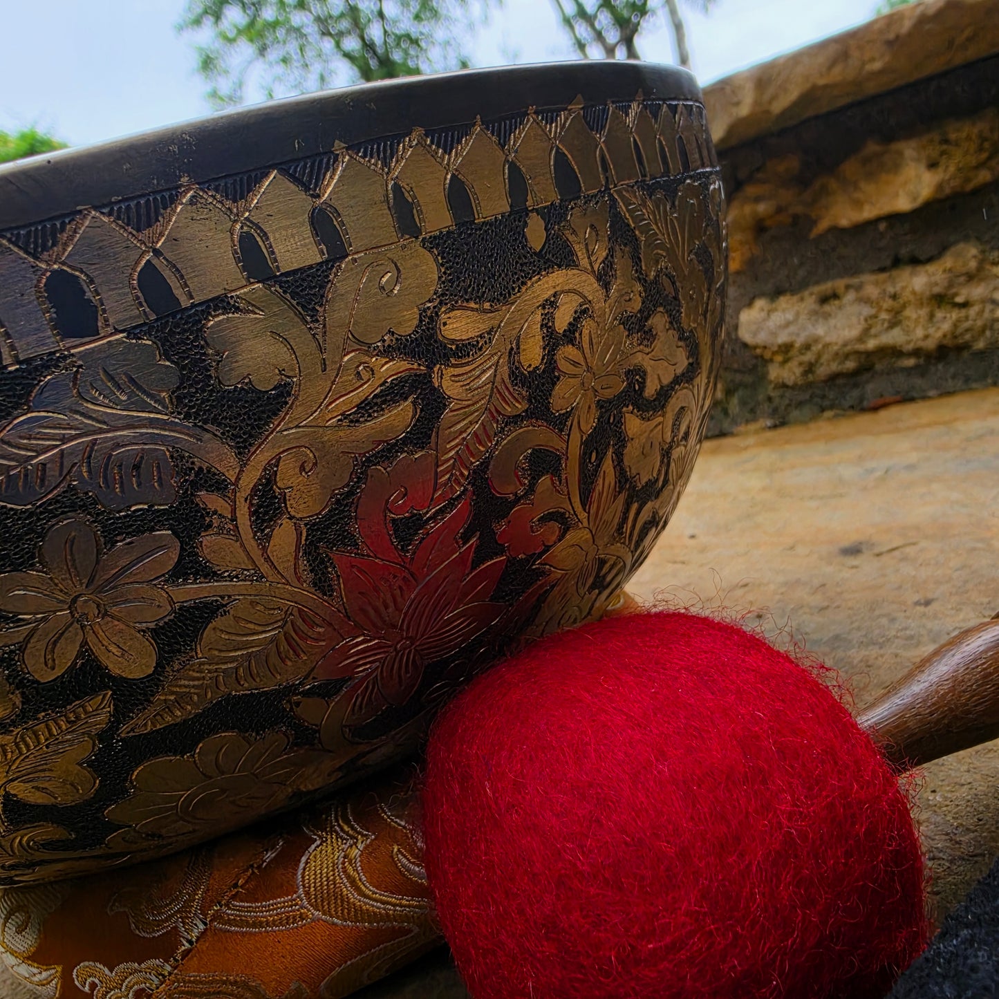 10" Tree of Life Om Mani Padme Hum Tibetan Singing Bowl (2.01kg)