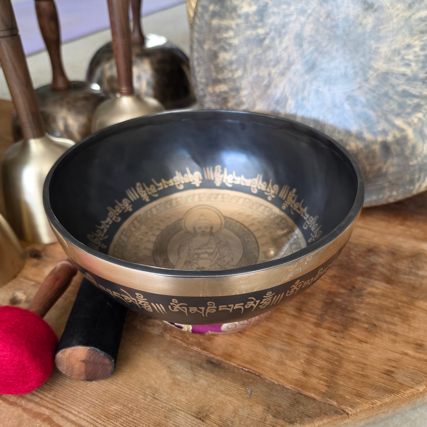 9" Black Buddha Tibetan Singing Bowl – 1.51kg