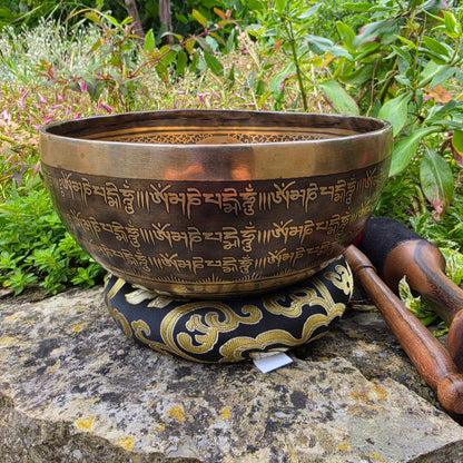 9" Buddha & Om Mani Padme Hum Tibetan Singing Bowl – 1.44kg
