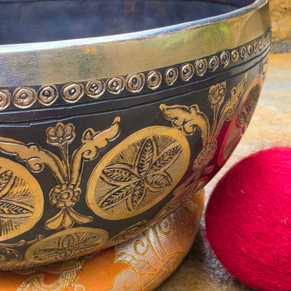 9" Hand-Carved Tibetan Singing Bowl – 1.62kg