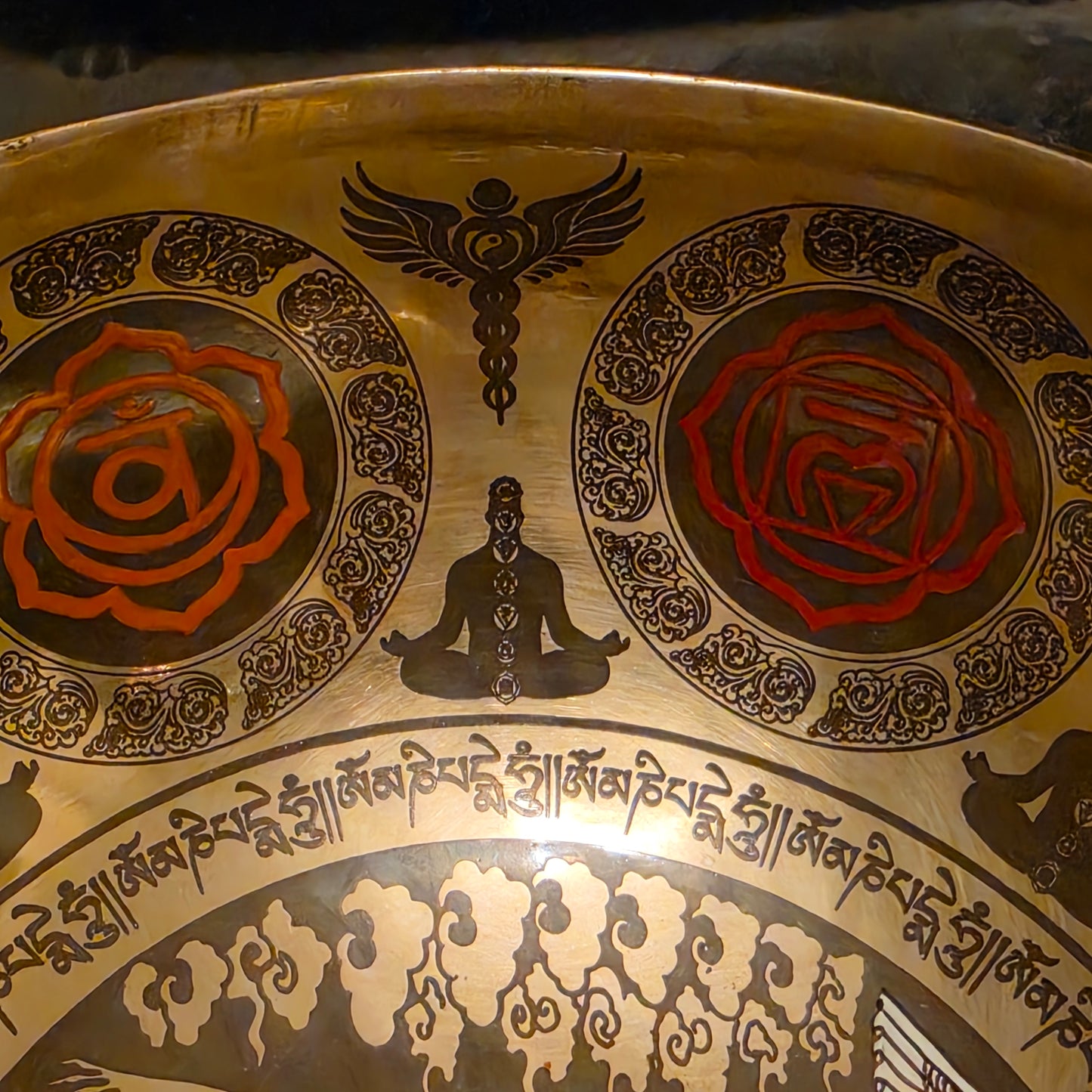 Chakra Design Tibetan Singing Bowl 8.5" – Handmade 7 Metals (Nepal)