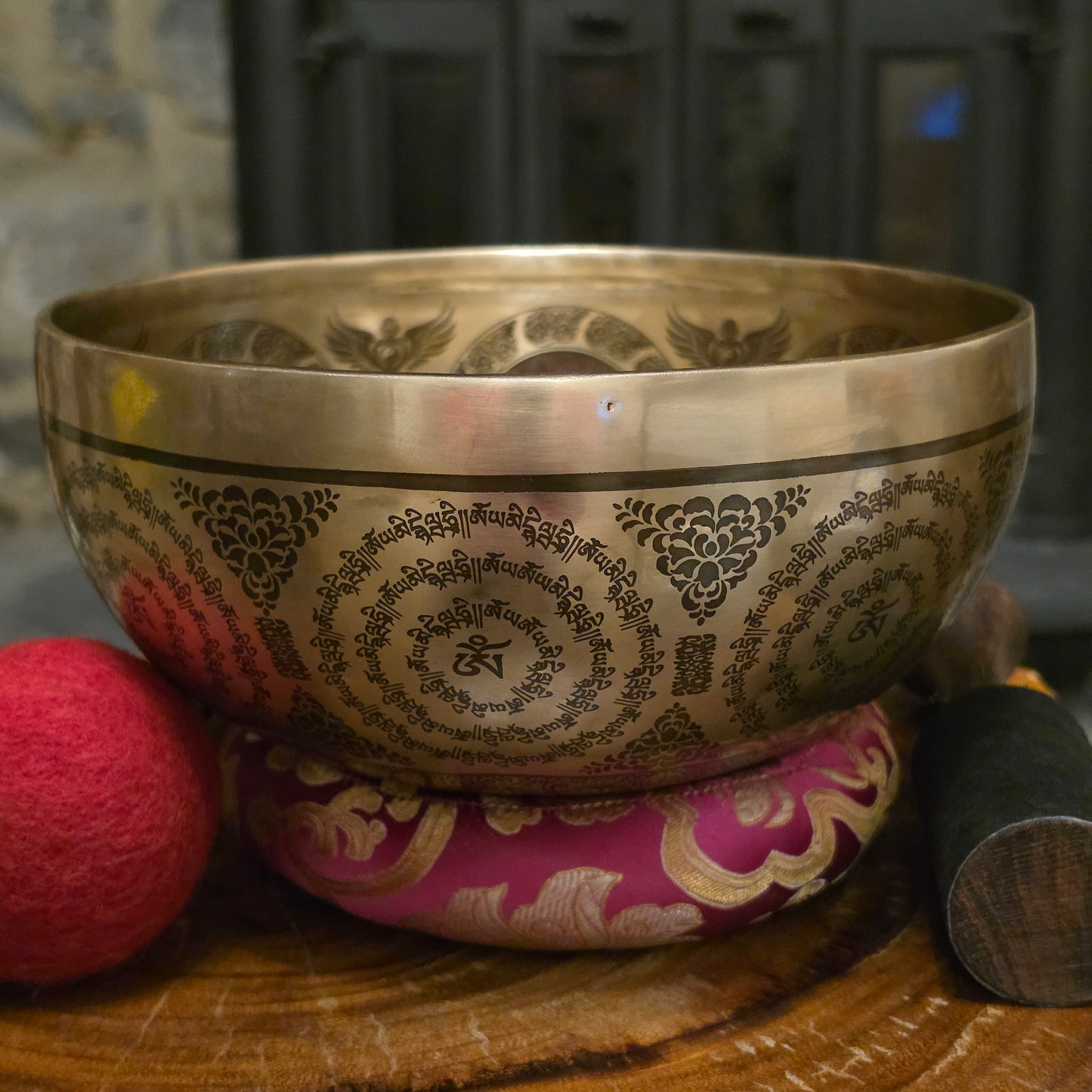 Chakra Design Tibetan Singing Bowl 8.5" – Handmade 7 Metals (Nepal)