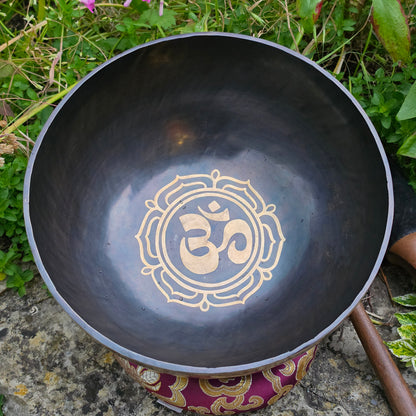 9.5" Om Tibetan Singing Bowl – 1.72kg