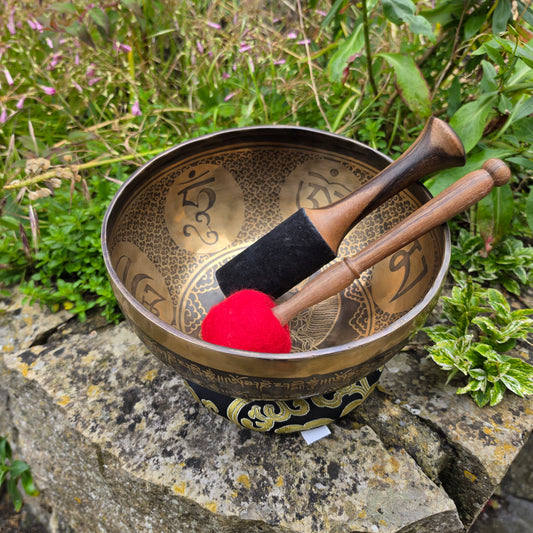 9" Buddha & Om Mani Padme Hum Tibetan Singing Bowl – 1.44kg