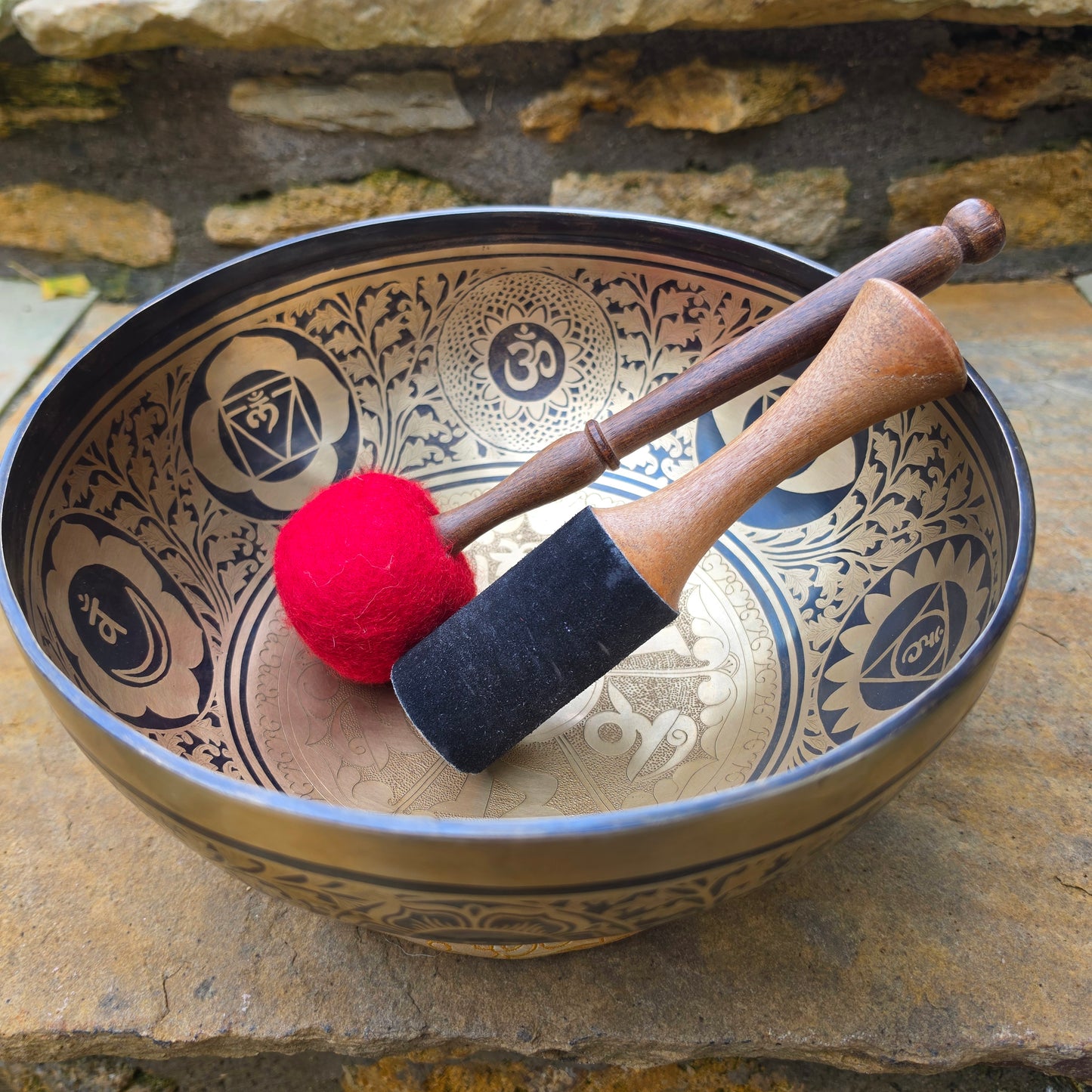 10" Eyes of Buddha Om Mantra Tibetan Singing Bowl – 1.87kg