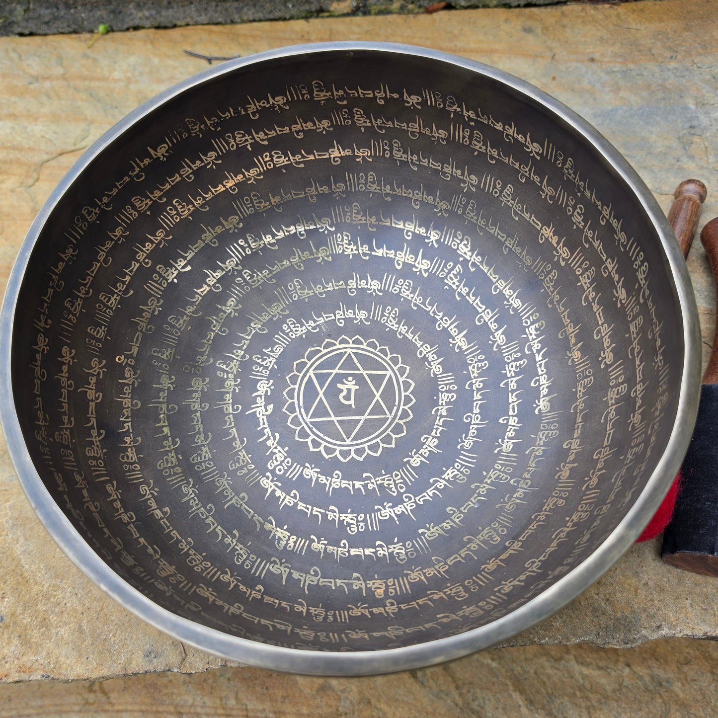 10" Tree of Life Om Mani Padme Hum Tibetan Singing Bowl (2.01kg)