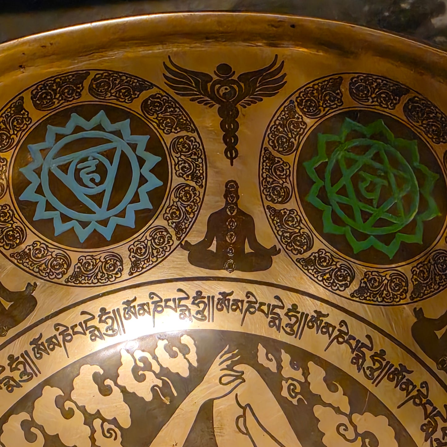Chakra Design Tibetan Singing Bowl 8.5" – Handmade 7 Metals (Nepal)