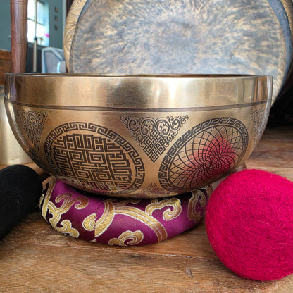 9" Buddha & Eight Auspicious Symbols Tibetan Singing Bowl – 1.28kg