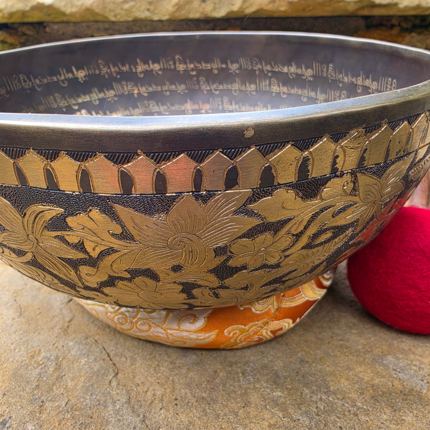 10" Tree of Life Om Mani Padme Hum Tibetan Singing Bowl (2.01kg)