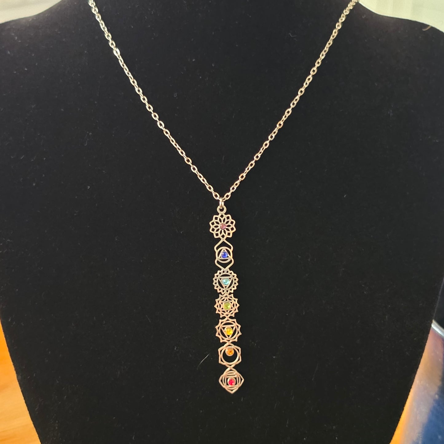 7 Chakra Cubic Zirconia Necklace – Silver Coloured Spiritual Pendant