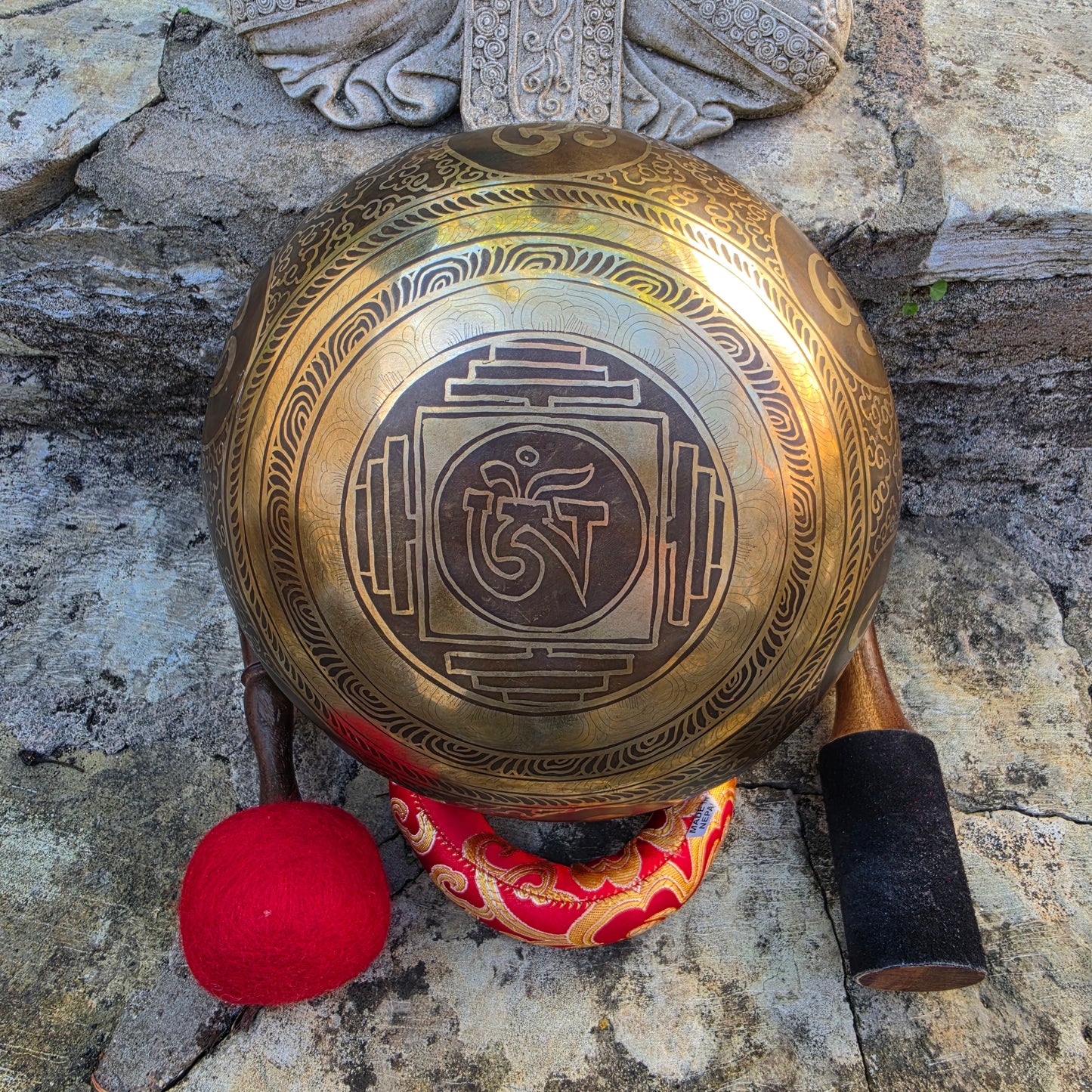 9” Tibetan Singing Bowl – Sacred Geometry & Om