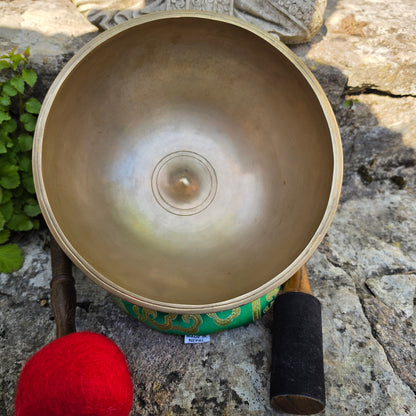 8" Lingham Tibetan Singing Bowl – Antique Finish | B3 Note