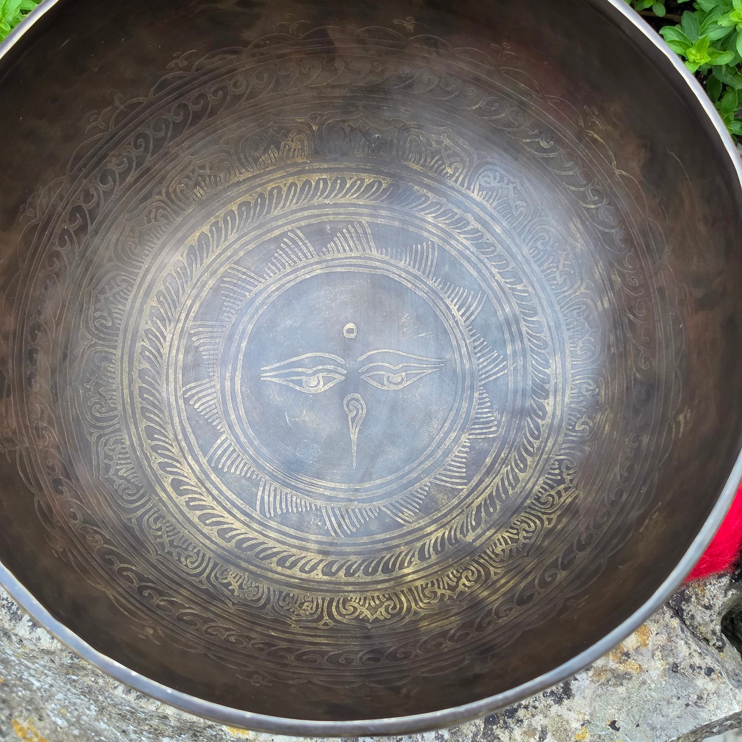 10" Buddha Eyes Chocolate Finish Tibetan Singing Bowl