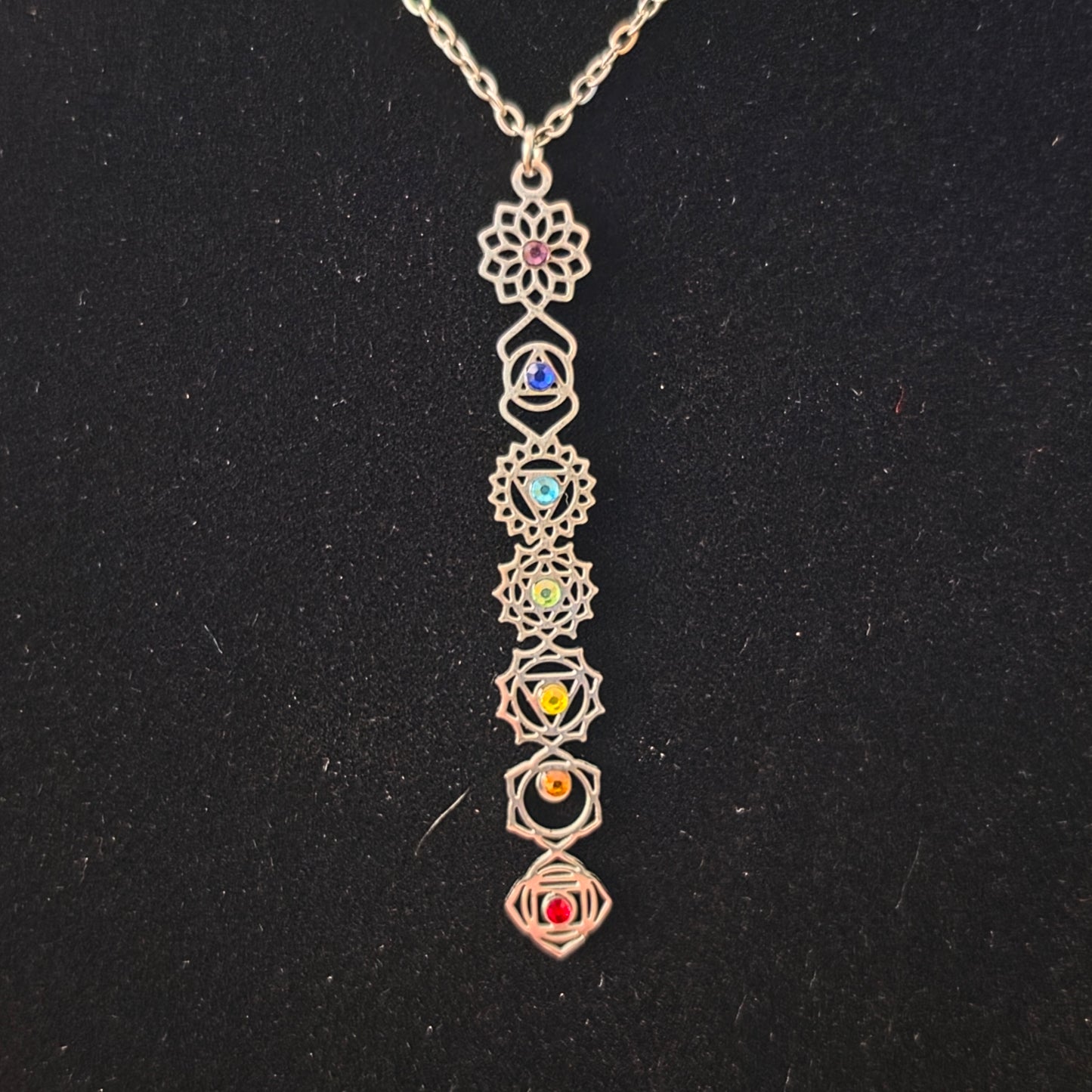 7 Chakra Cubic Zirconia Necklace – Silver Coloured Spiritual Pendant