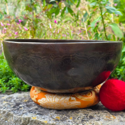 10" Buddha Eyes Chocolate Finish Tibetan Singing Bowl
