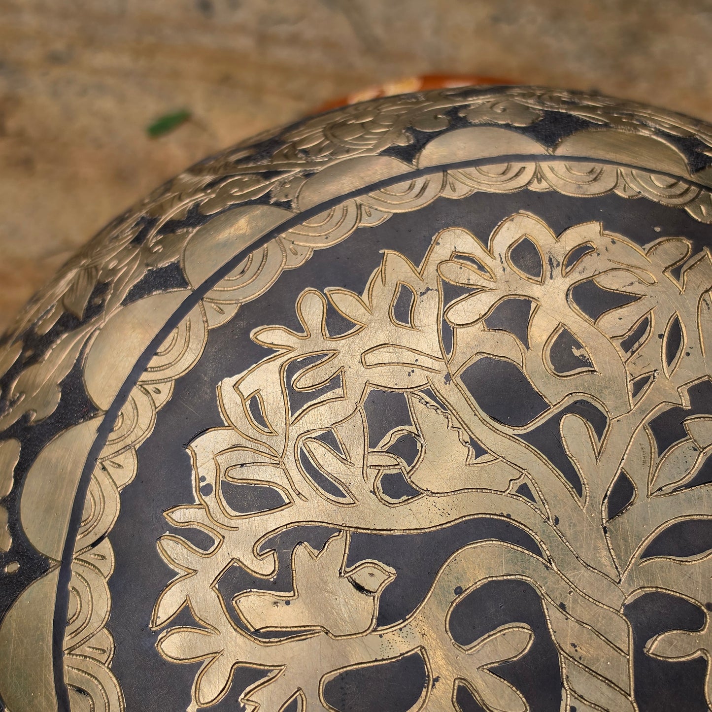 10" Tree of Life Om Mani Padme Hum Tibetan Singing Bowl (2.01kg)